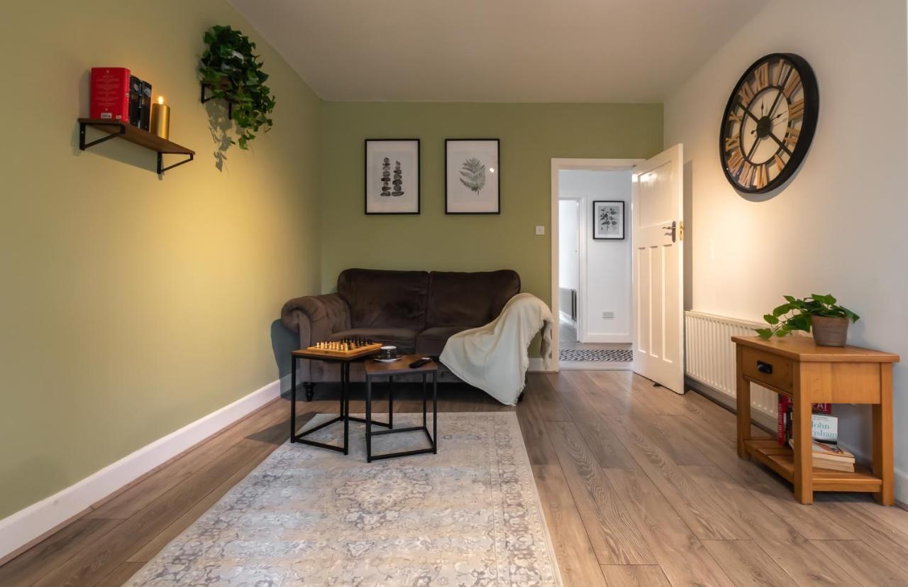 Accessible 3-Bedroom Bungalow With Patio +Driveway Southampton Esterno foto